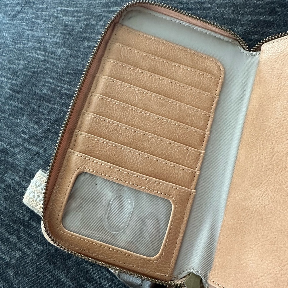 Thirty-One Wallet - Picture 2 of 10